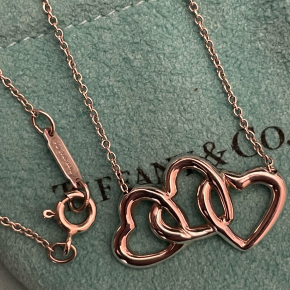 Tiffany & Co triple heart necklace - Picture 2 of 7